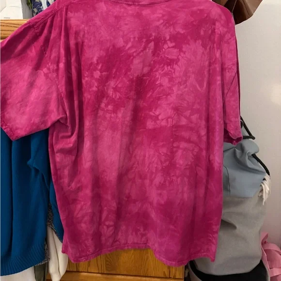 The Mountain Pink Graphic Tee - Picture 3 of 3